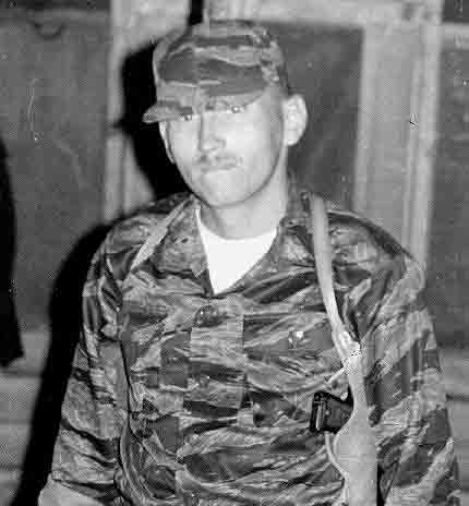 ronn4.jpg (61283 bytes) ronn4.jpg (61283 bytes)